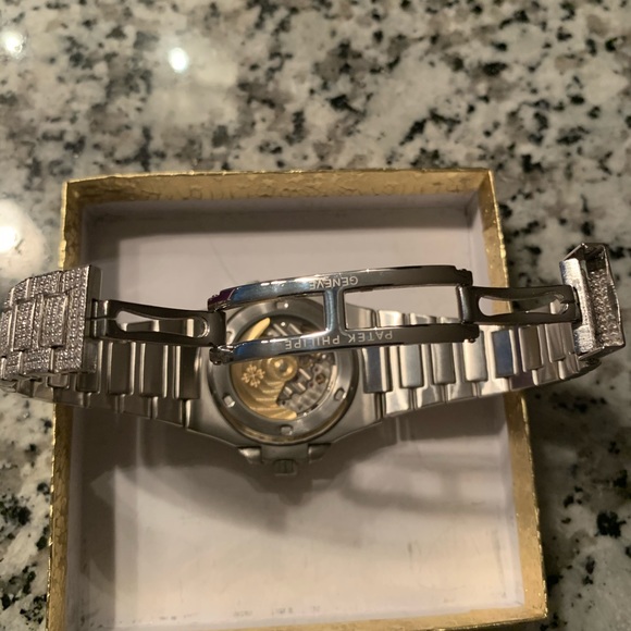 WATCH - Picture 6 of 8